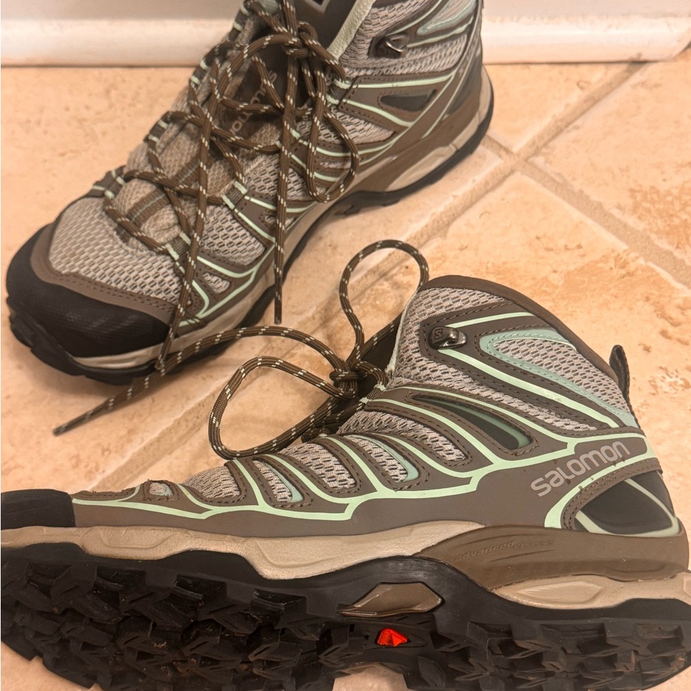 Salomon X-Ultra Women's Athletic Shoes - Gray and Mint- no soles